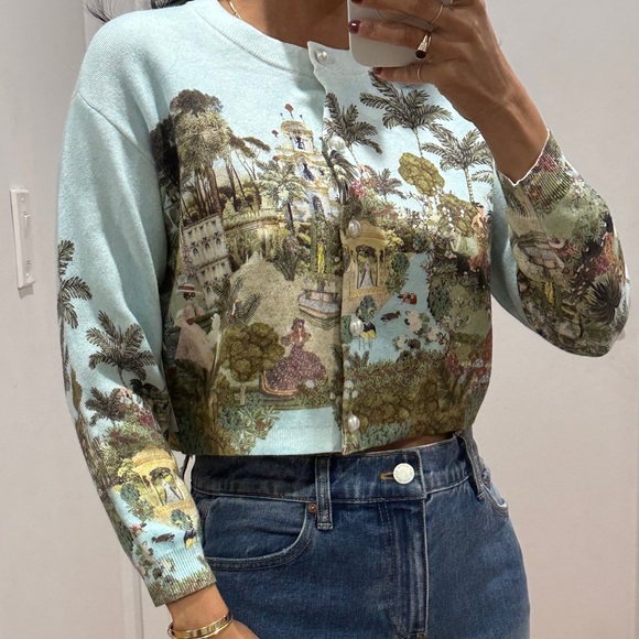 Alice and Olivia cropped Sweater. Size small - Picture 3 of 7